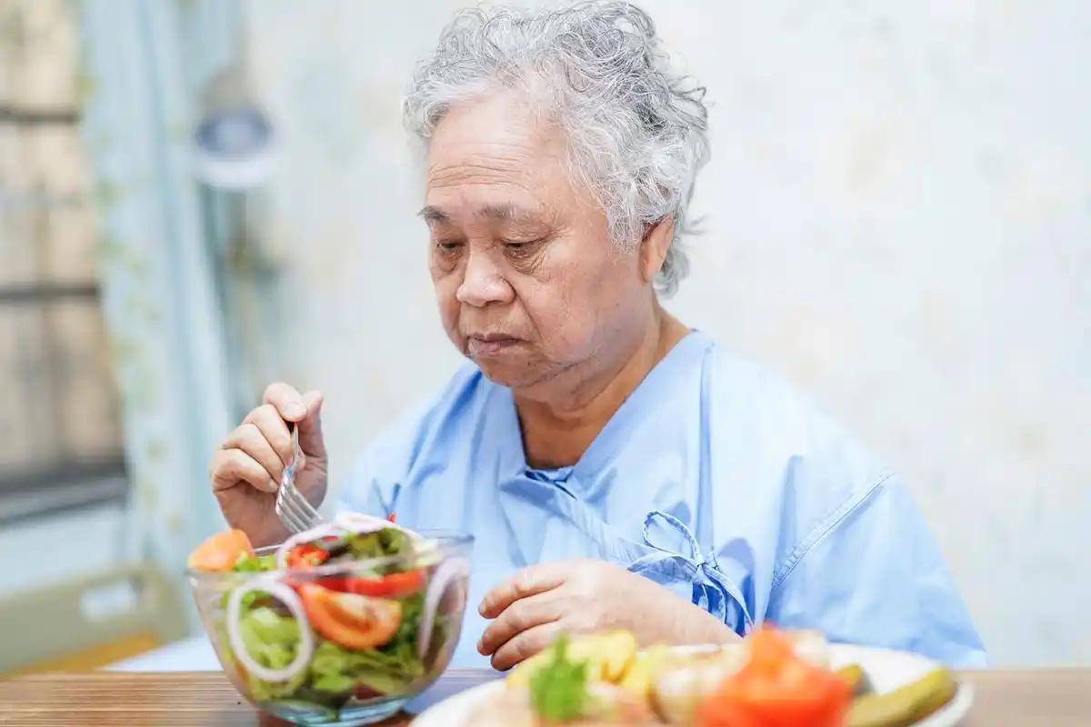 70到89岁，人生黄金期的智慧与健康指南70到79岁人应注意什么饮食