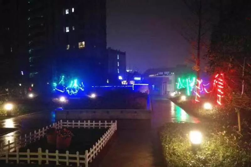 今晚有国庆晚会吗？共庆华诞，灯火辉煌的夜晚今晚有国庆晚会吗?几点开始